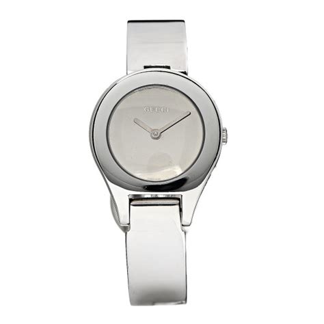 GUCCI Stainless Steel 26mm 6700L Quartz Watch.